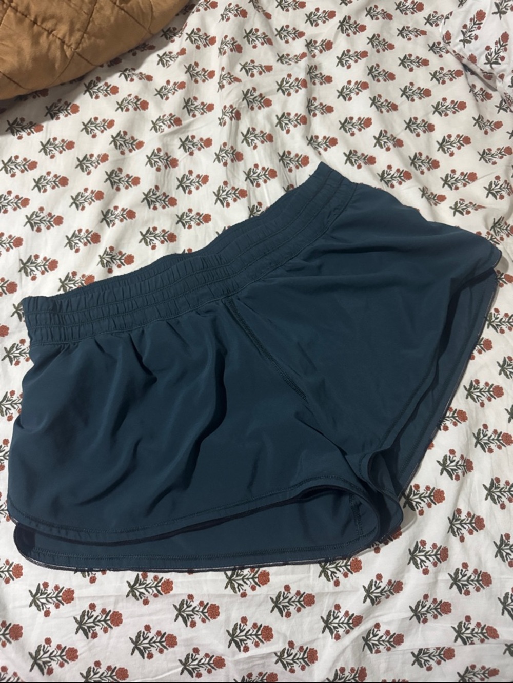 Lululemon dark teal run free shorts